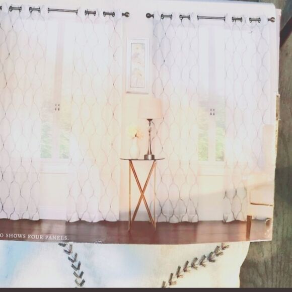 4 Grommet Top curtain Panels White & Gray Size (97 CM x 213 CM) - Picture 3 of 7